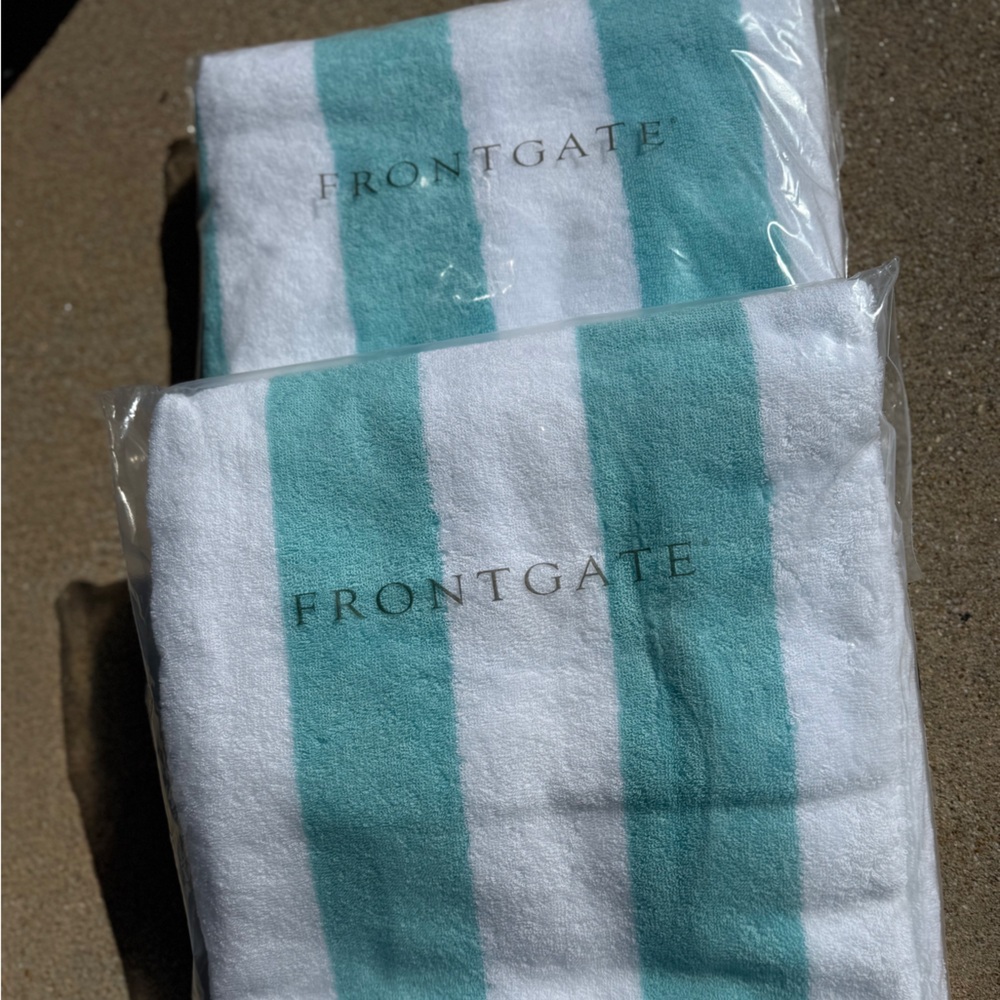 Frontgate Resort Beach Towels - Set of 2 - NWT - Picture 6 of 16